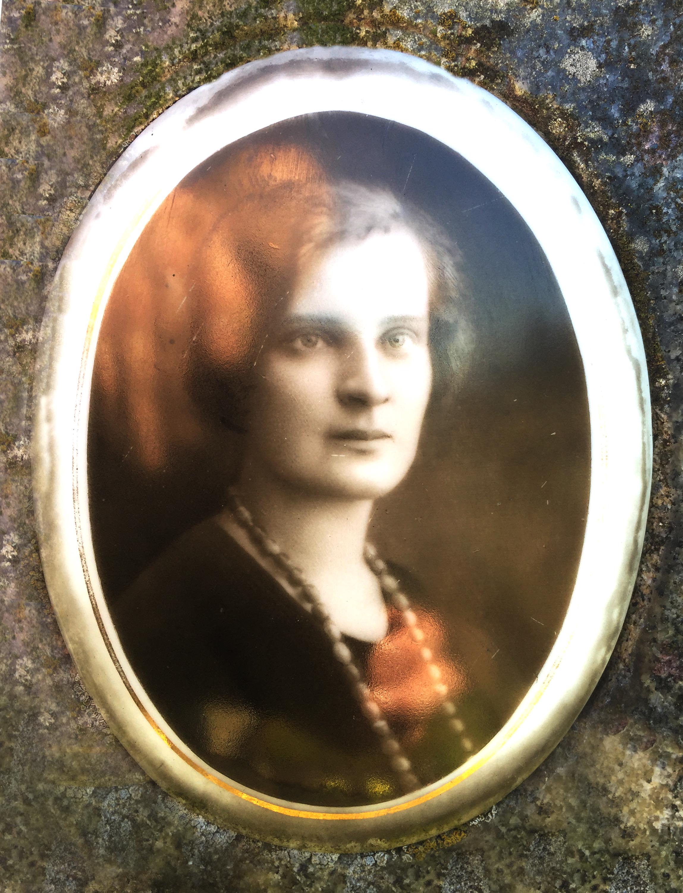 Albina_Radžiūtė_1927_m.jpg