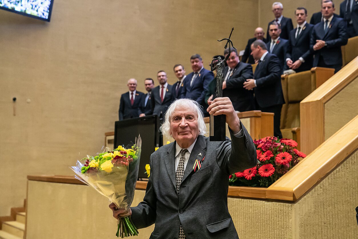Albinas_Kentra_Seimo_rūmuose1.jpg