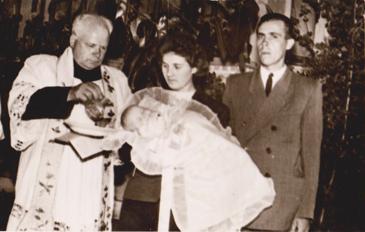 Sūnaus Alvido krikštynos Tūbinėse kun J.Kusas 1967 m