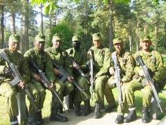 Karių_savanorių_lauko_pratybos_Sakalinės_miške.jpg