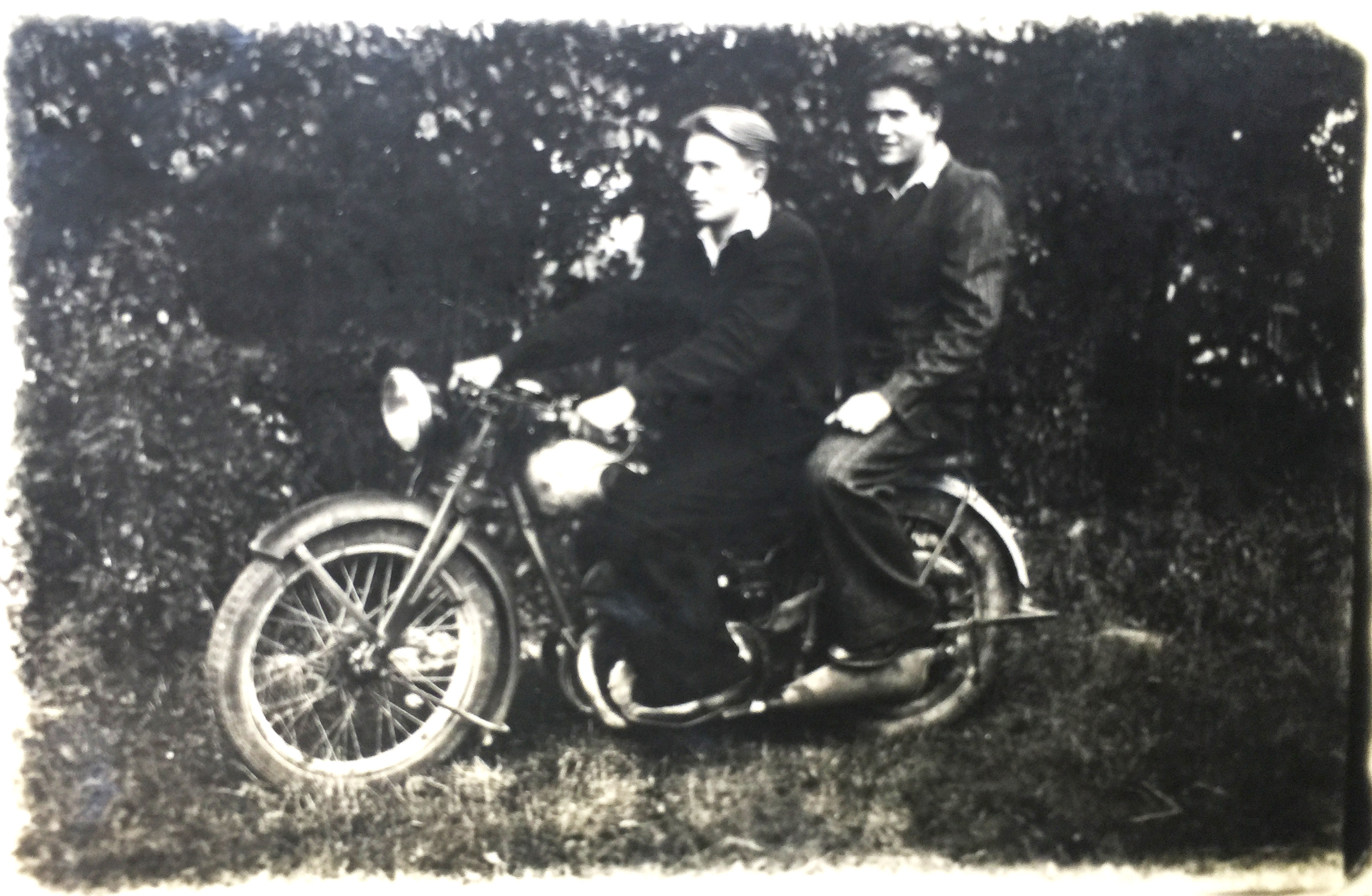 Motociklu į šokius.jpg