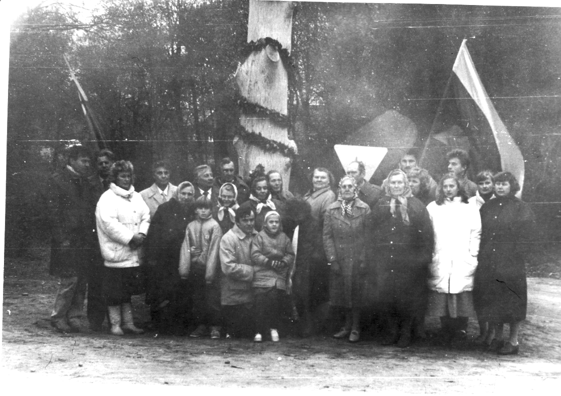 Obelyno_Atgimimo_kryžius4.jpg