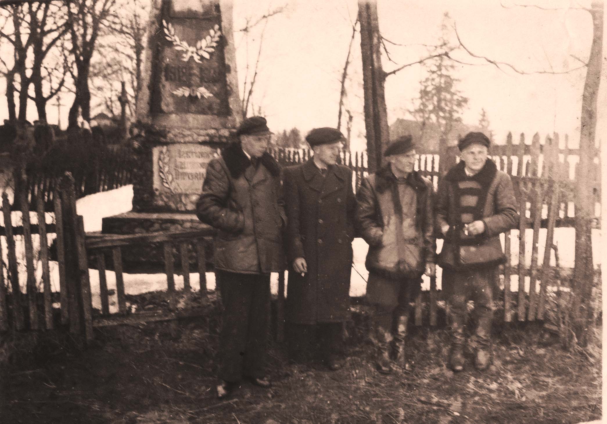 Paminklas Tūbinėse