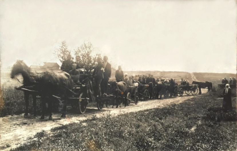 Petrokienes_Bronislavos_laidotuvės_Tūbinių_kapinėse_1931_m._liepa.jpg