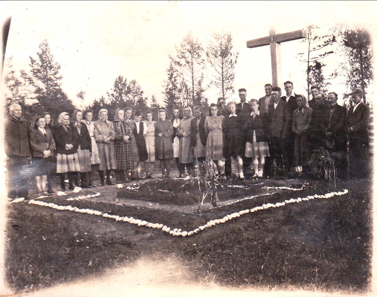 Prisimink Lietuva Aš Azijos taigoje, Prisimink lietuvių kapą. Mielai šeimininkei Marijonai nuo tremtinės Felės. Sekmadienis 1951m liepa1.jpg