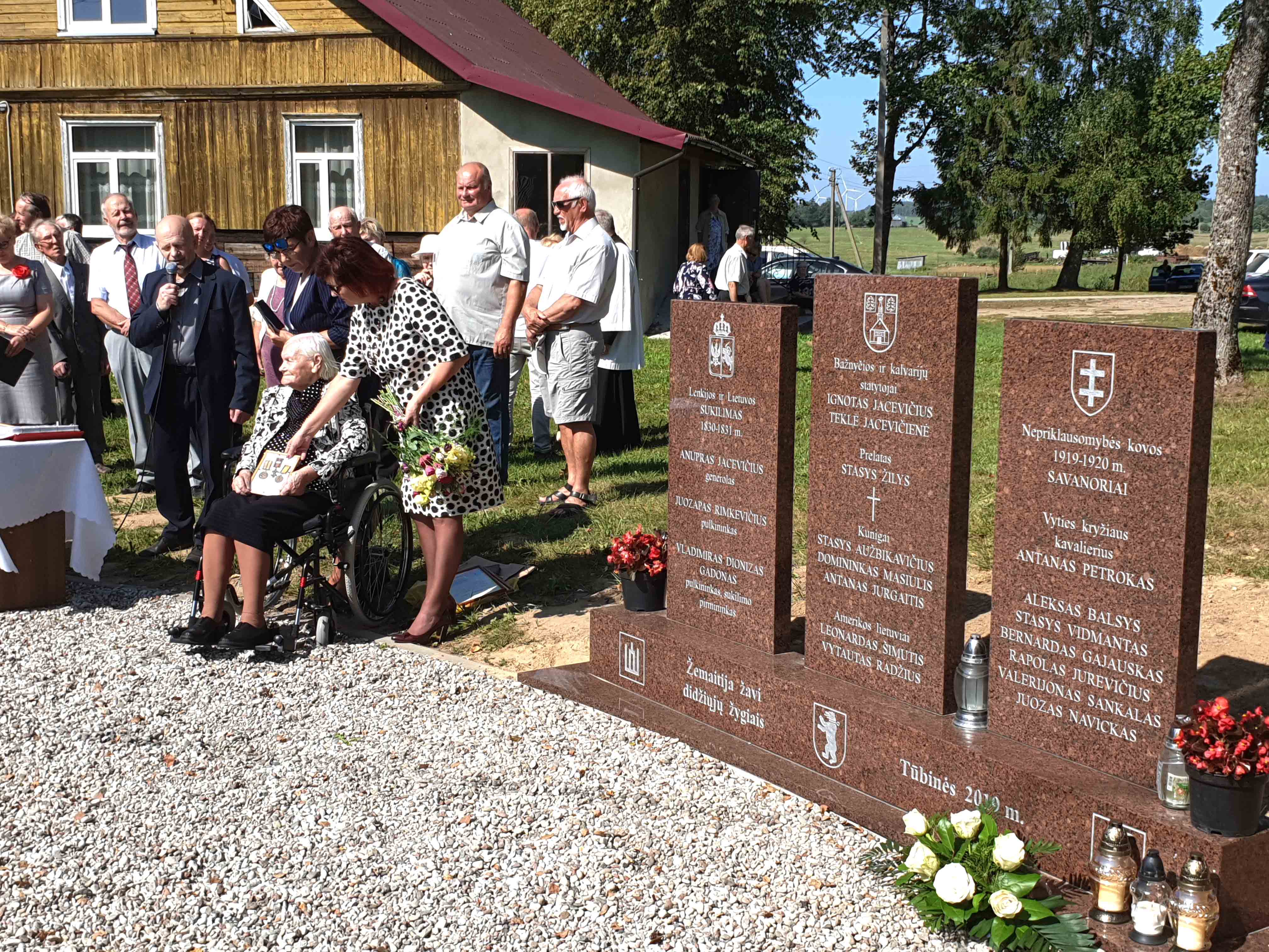 Stelų_atidengimo_šventė_2019_09_01.jpg