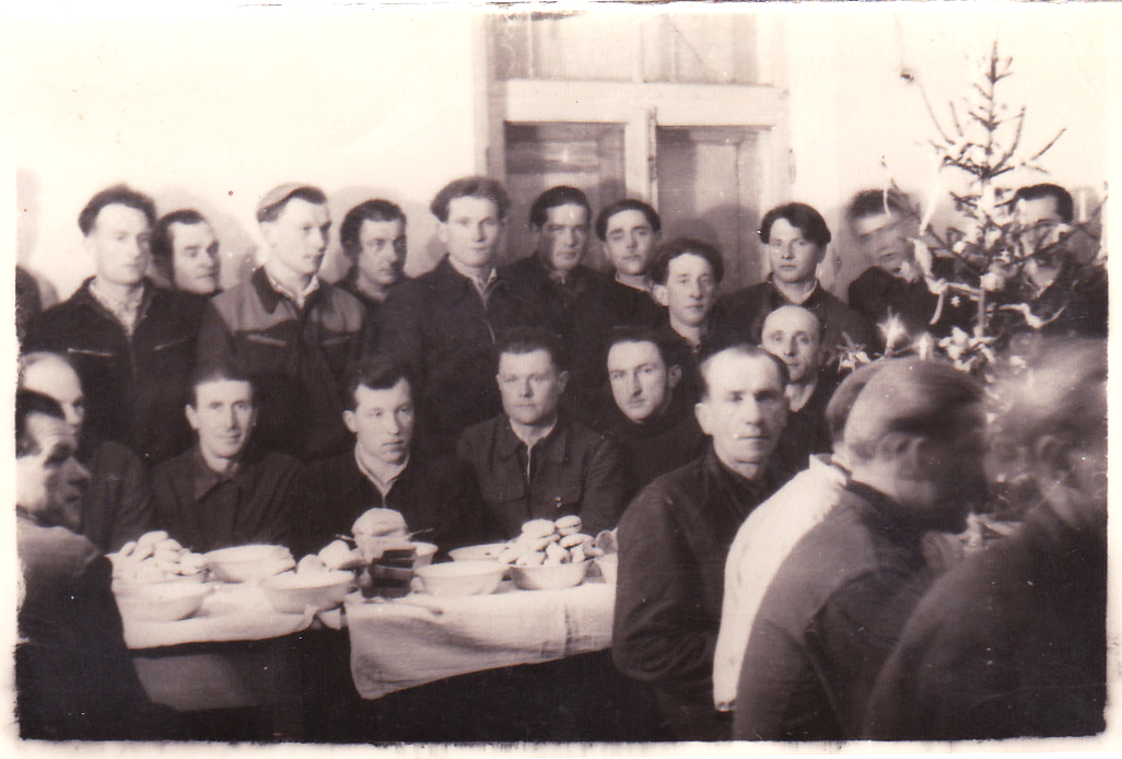 Temir_Tau_lageris_Naujieji_iš_P._Gumuliausko_albumo1954.jpg