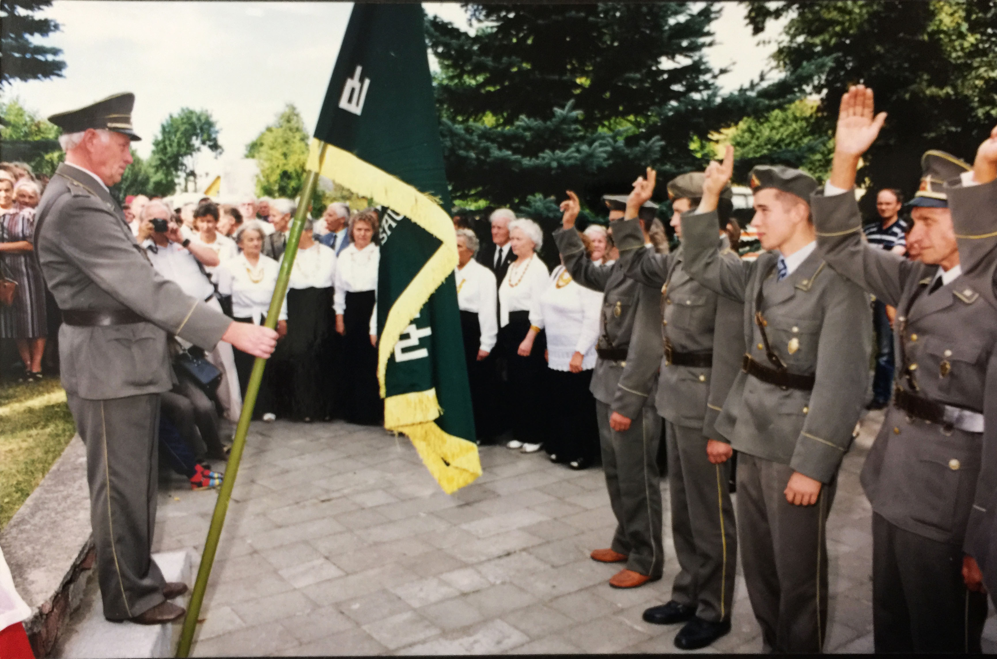 Vl. Juškys atgimstančios Lietuvos renginiuose-savanorių priesaika.jpg